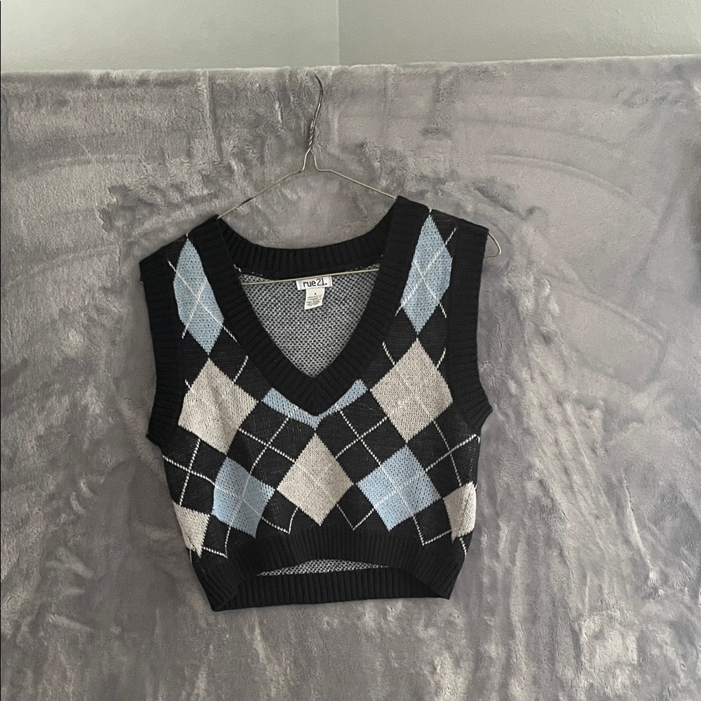 Rue21 Black and Blue Argyle Crop Top